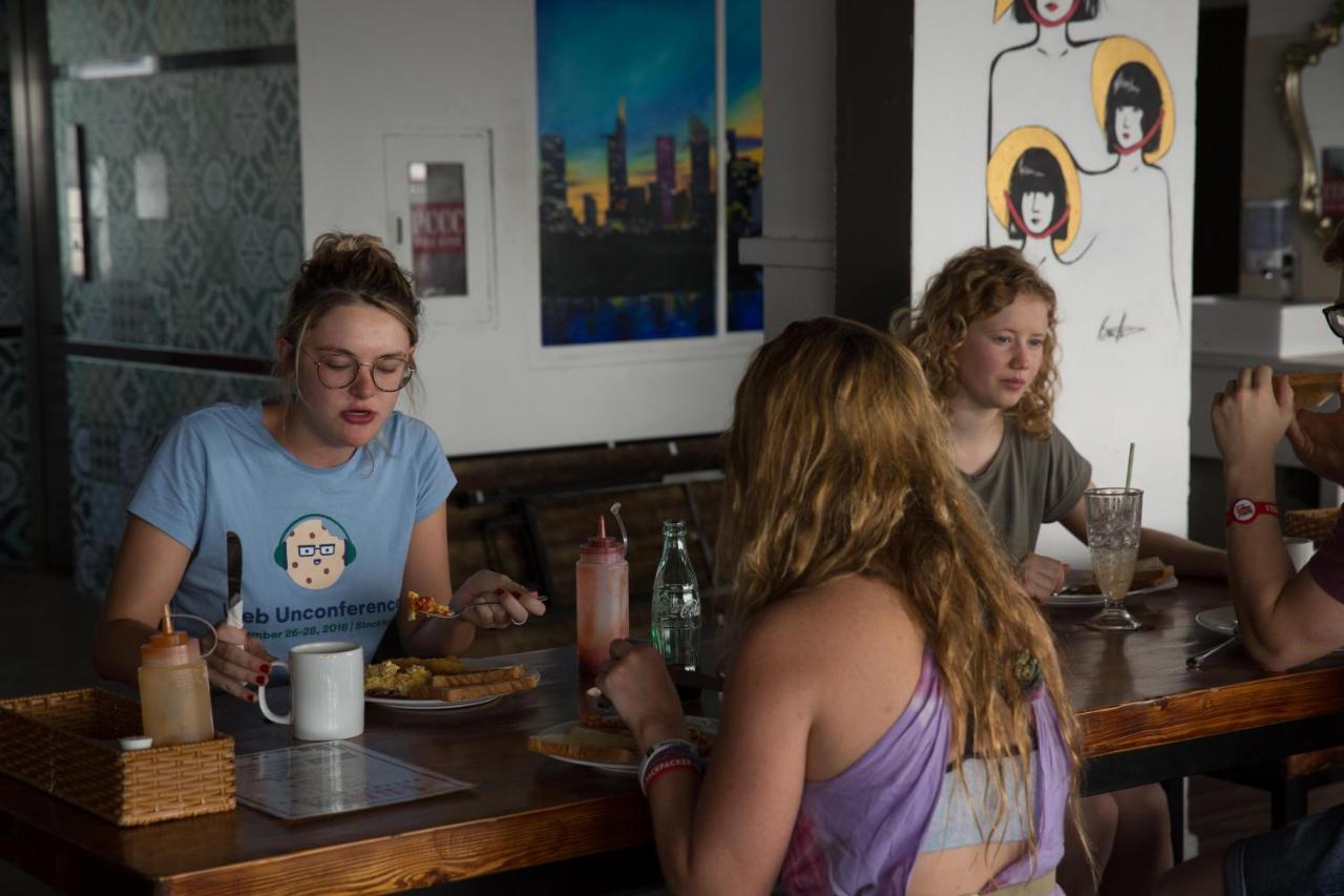 Vietnam Backpacker Hostels - Saigon โฮจิมินห์ซิตี้ ภายนอก รูปภาพ